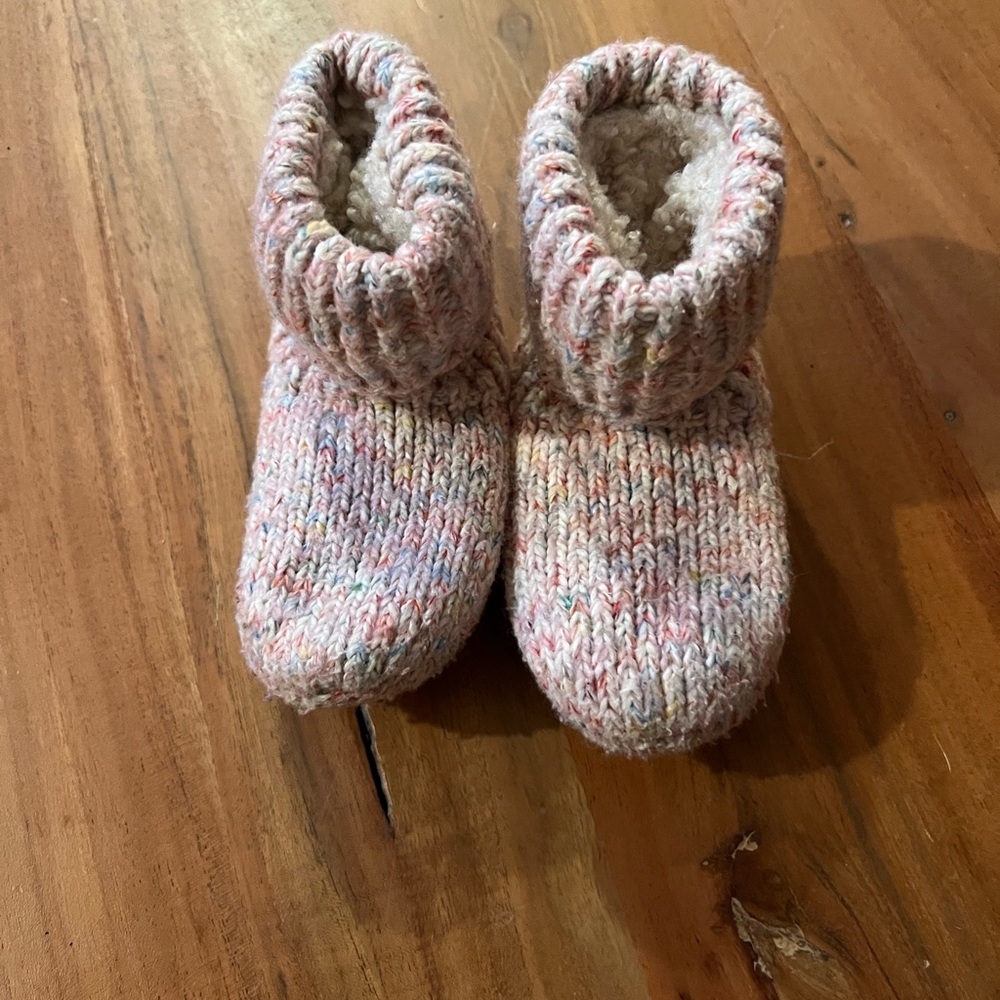 Bombas Kids Cozy Knit Slipper Socks in Pink Multicolor